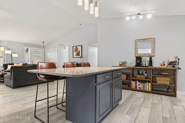 4864 E Upper Hayden Lake RD, Hayden, ID 83835