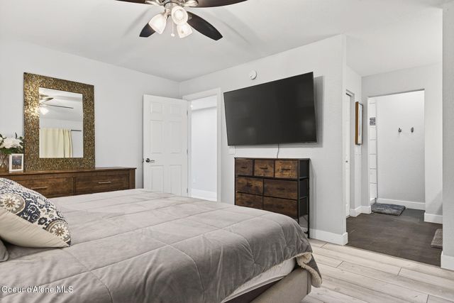 4864 E Upper Hayden Lake RD, Hayden, ID 83835