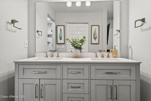 4864 E Upper Hayden Lake RD, Hayden, ID 83835