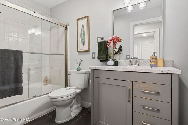 4864 E Upper Hayden Lake RD, Hayden, ID 83835