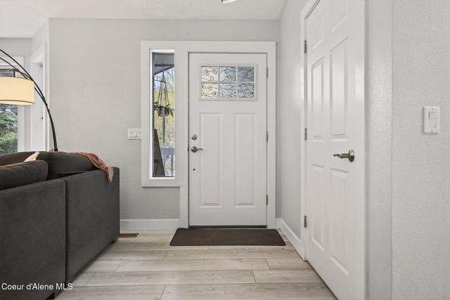 4864 E Upper Hayden Lake RD, Hayden, ID 83835