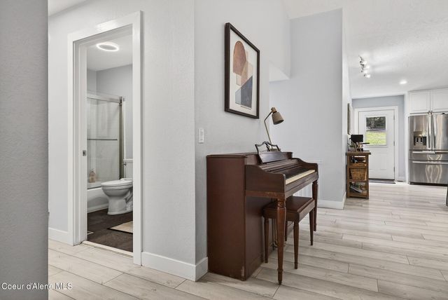 4864 E Upper Hayden Lake RD, Hayden, ID 83835