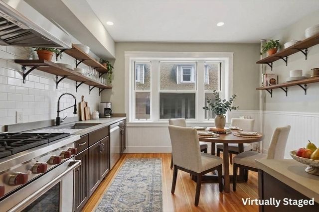 457 Washington St 7, Newton, MA 02458