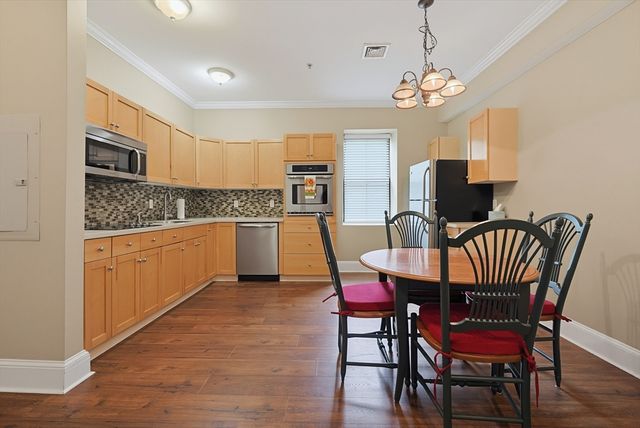 426 Mount Hope St 308, North Attleboro, MA 02760