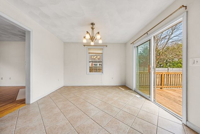 12 Horton Ln, Billerica, MA 01821