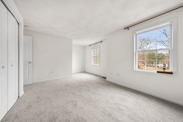 12 Horton Ln, Billerica, MA 01821