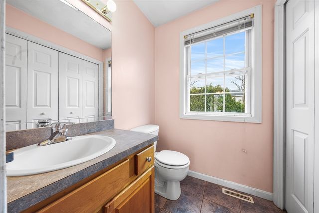 12 Horton Ln, Billerica, MA 01821