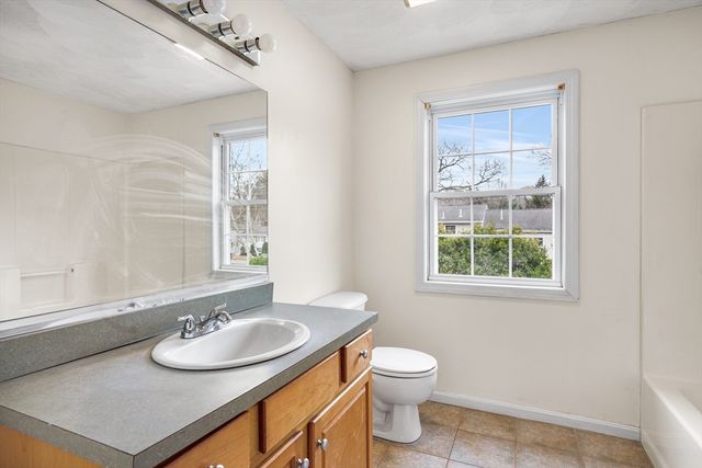 12 Horton Ln, Billerica, MA 01821