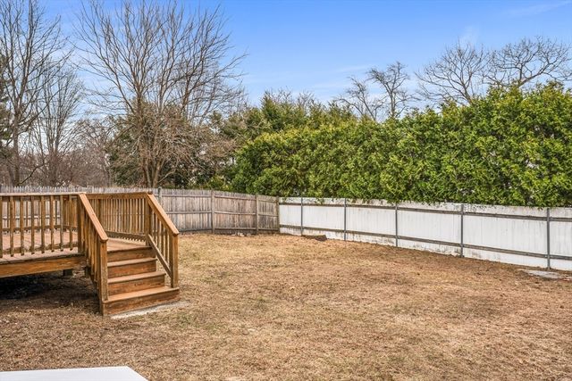 12 Horton Ln, Billerica, MA 01821