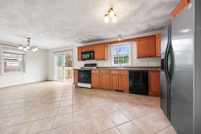 12 Horton Ln, Billerica, MA 01821