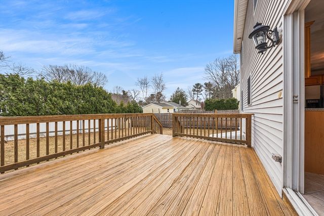 12 Horton Ln, Billerica, MA 01821