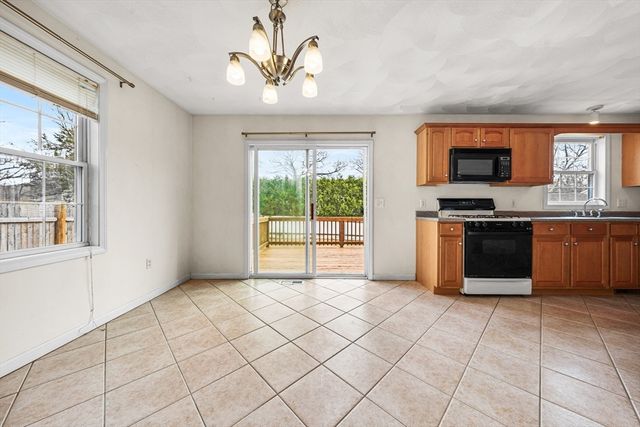 12 Horton Ln, Billerica, MA 01821