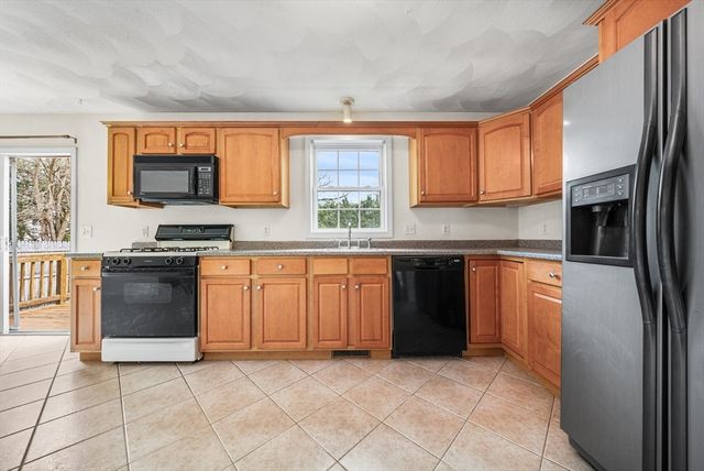 12 Horton Ln, Billerica, MA 01821