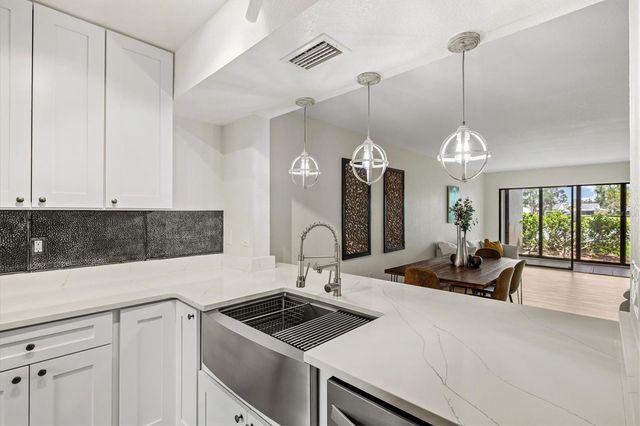 3053 TAYWOOD MEADOWS 3, Sarasota, FL 34235