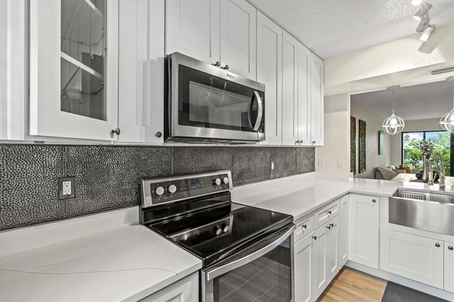 3053 TAYWOOD MEADOWS 3, Sarasota, FL 34235