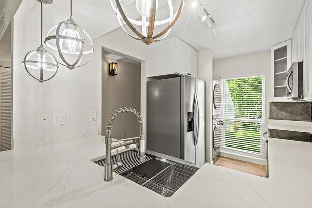3053 TAYWOOD MEADOWS 3, Sarasota, FL 34235