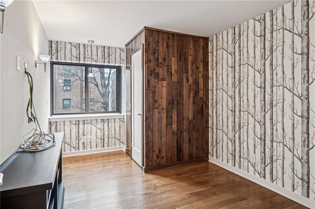 803 W 48th Street 402, Kansas City, MO 64112