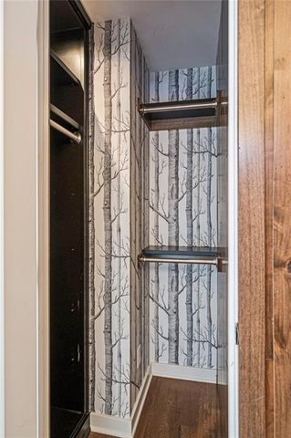 803 W 48th Street 402, Kansas City, MO 64112