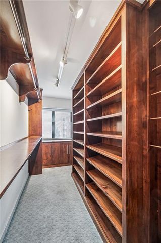 803 W 48th Street 402, Kansas City, MO 64112