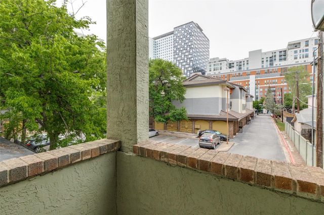 807 W 25th ST 214, Austin, TX 78705