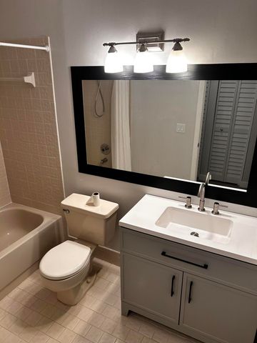 51 Meadows Drive 51, Boynton Beach, FL 33436