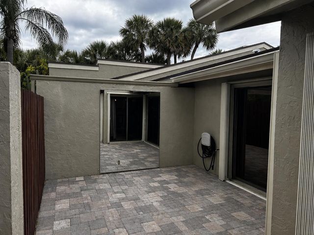 51 Meadows Drive 51, Boynton Beach, FL 33436
