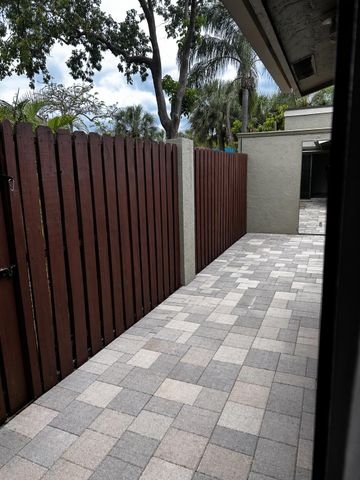 51 Meadows Drive 51, Boynton Beach, FL 33436