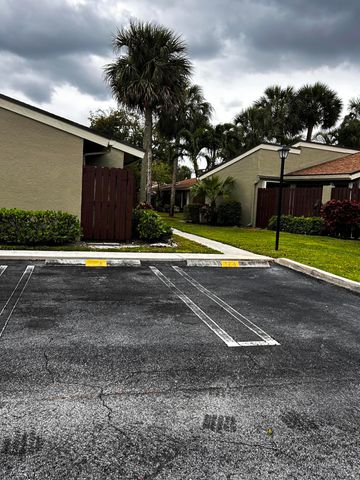 51 Meadows Drive 51, Boynton Beach, FL 33436