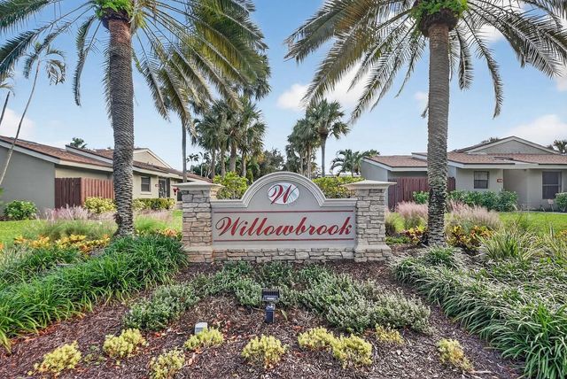 51 Meadows Drive 51, Boynton Beach, FL 33436