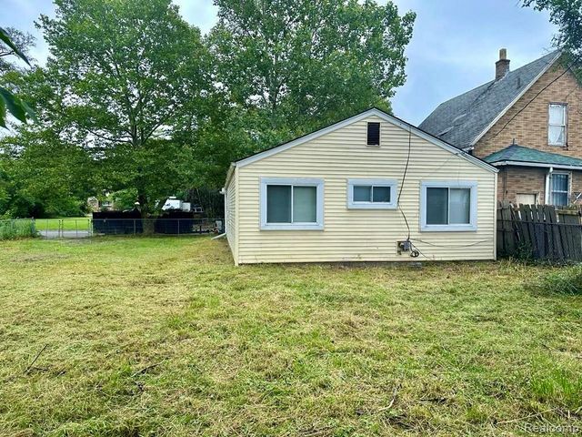 17167 Lumpkin Street, Hamtramck, MI 48212