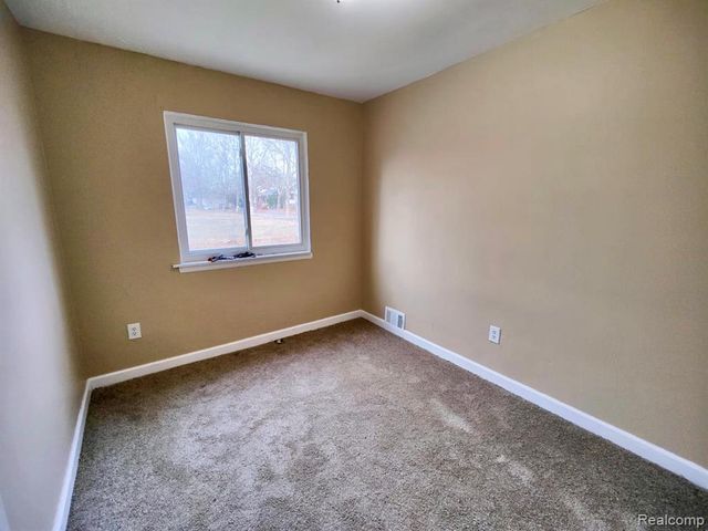 17167 Lumpkin Street, Hamtramck, MI 48212