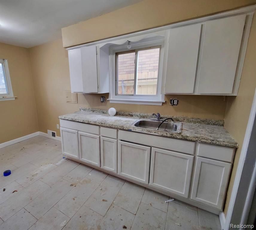 17167 Lumpkin Street, Hamtramck, MI 48212