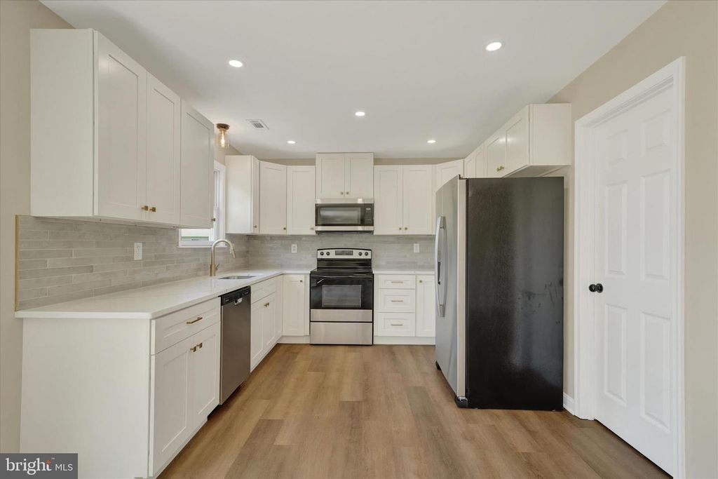 Image 5 of property listing at 11054 AUSTIN LN, Worton, MD 21678
