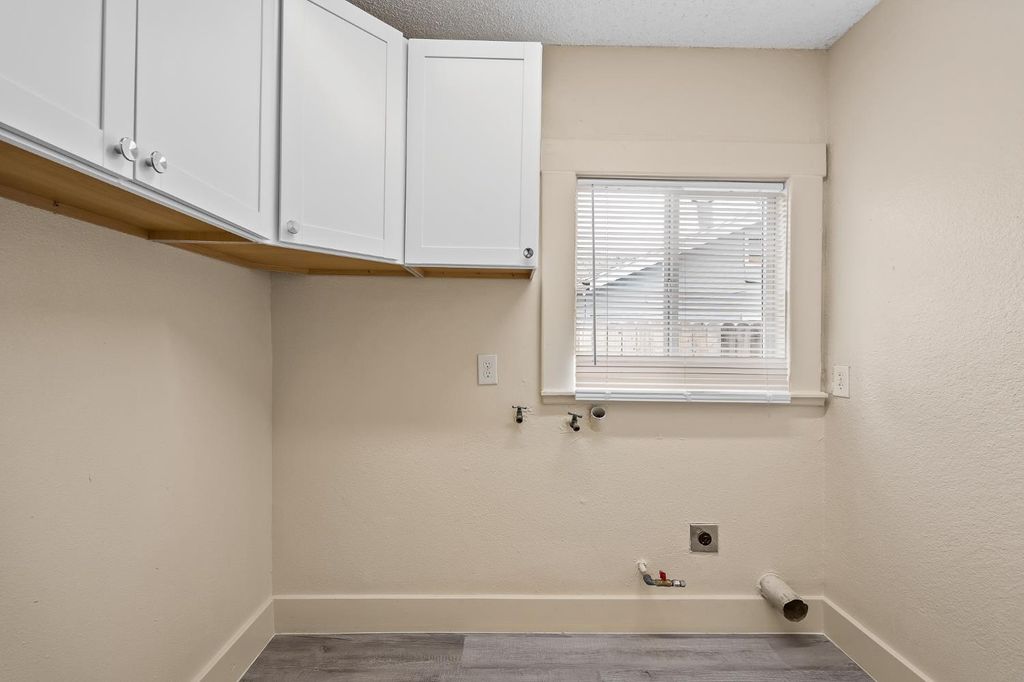 Image 12 of property listing at 2835 E Tyler Avenue, Fresno, CA 93701