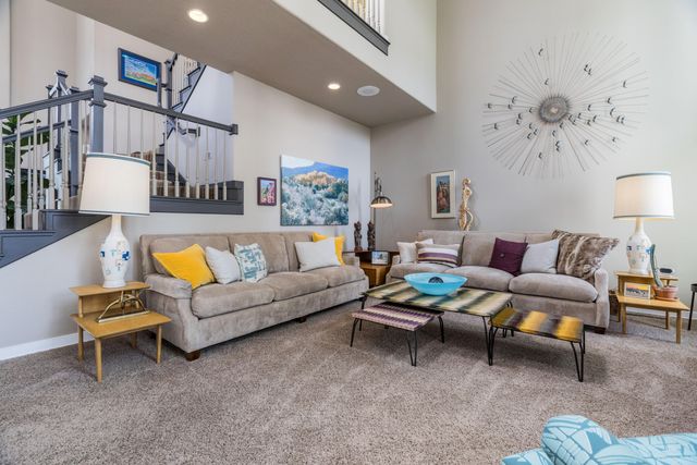 6513 Meadow Hills Street NE, Albuquerque, NM 87111