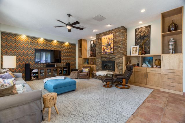 6513 Meadow Hills Street NE, Albuquerque, NM 87111