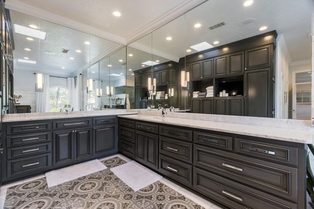 6513 Meadow Hills Street NE, Albuquerque, NM 87111
