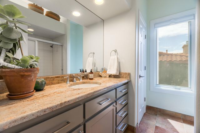 6513 Meadow Hills Street NE, Albuquerque, NM 87111