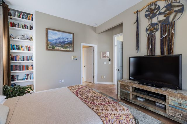 6513 Meadow Hills Street NE, Albuquerque, NM 87111