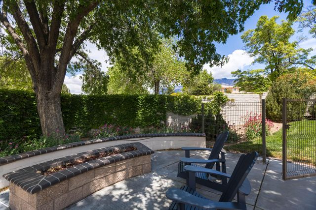 6513 Meadow Hills Street NE, Albuquerque, NM 87111