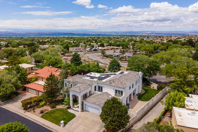 6513 Meadow Hills Street NE, Albuquerque, NM 87111