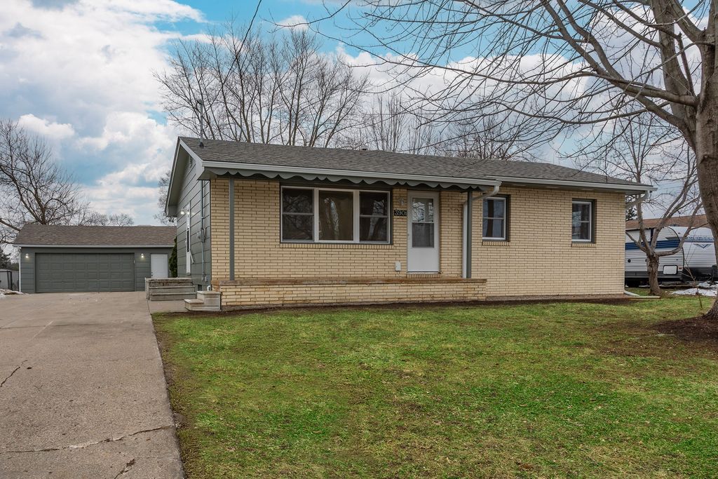 3901 S Union Street, Des Moines, IA 50315