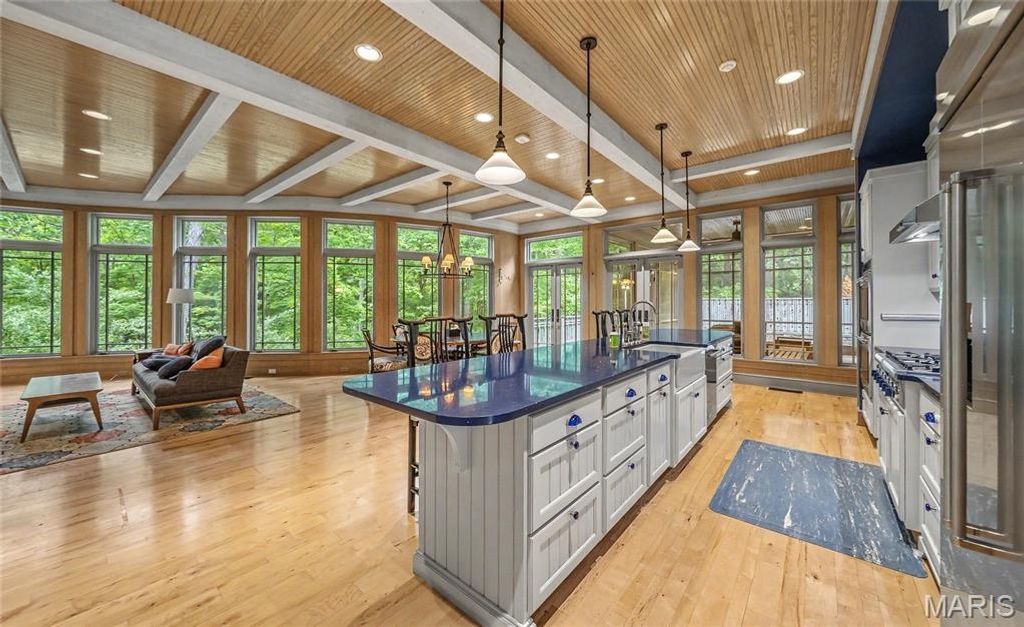 Image 14 of property listing at 1474 CR 725 E, Sullivan, IL 61951