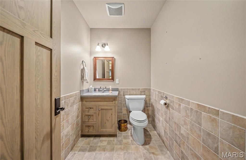Image 47 of property listing at 1474 CR 725 E, Sullivan, IL 61951