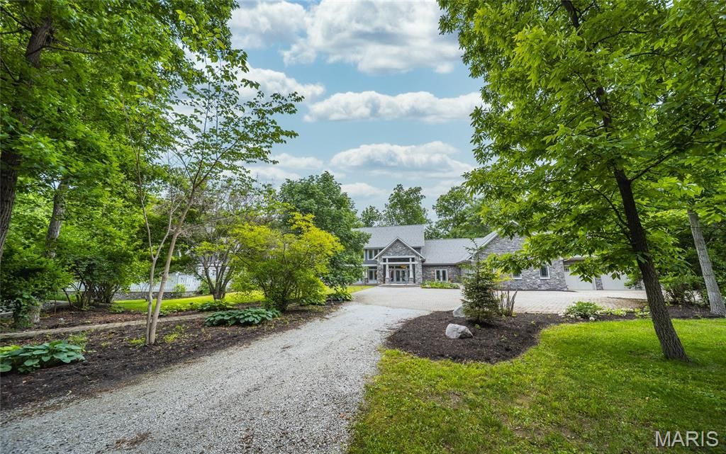 Image 55 of property listing at 1474 CR 725 E, Sullivan, IL 61951