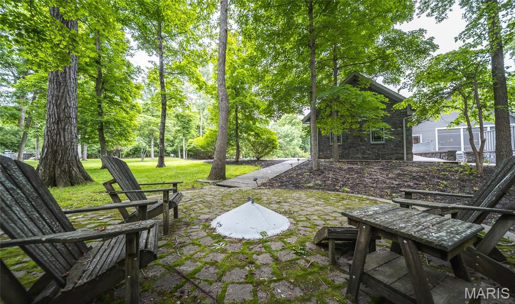 Image 58 of property listing at 1474 CR 725 E, Sullivan, IL 61951