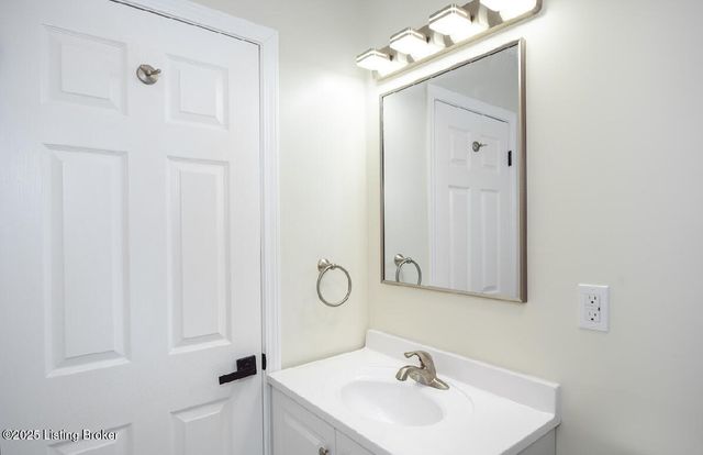 2107 Ratcliffe Ave, Louisville, KY 40210