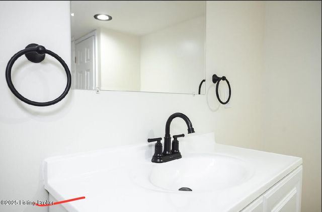 2107 Ratcliffe Ave, Louisville, KY 40210