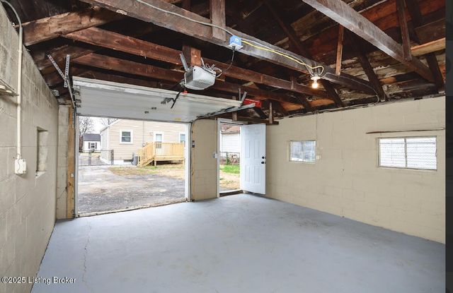 2107 Ratcliffe Ave, Louisville, KY 40210