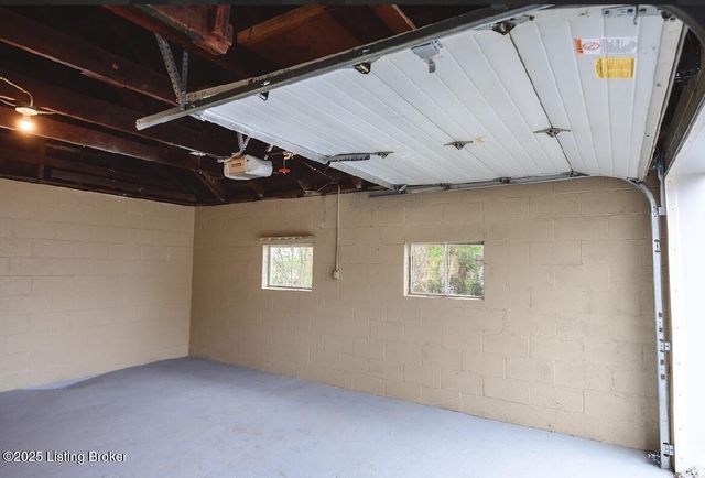 2107 Ratcliffe Ave, Louisville, KY 40210